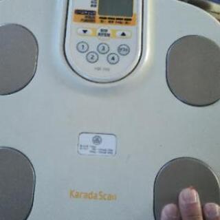 体重体組成計 オムロンカラダスキャン[チェック] ホワイト HBF-356

の画像