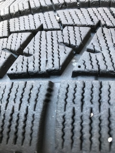 スタッドレスタイヤ 205/60/R16
