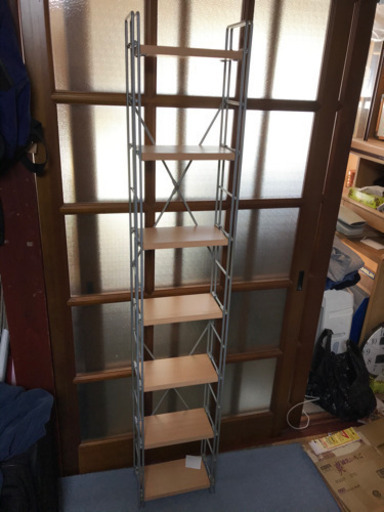 縦長のおしゃれな棚