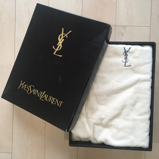 新品･未使用！Yves Saint Laurent ボアシーツ♡