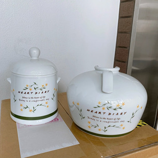 トイレ用品 陶器製のラバーカップホルダーとサニタリーポット