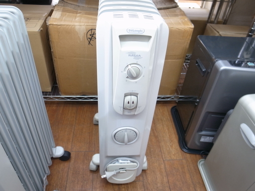 デロンギ オイルヒーター R730812TF【モノ市場東浦店】