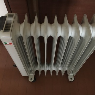 【受け取りにお越しいただける方限定】デロンギ オイルヒーターの画像