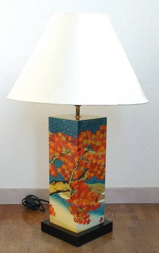 漆（うるし）絵特製電気スタンド　横山大観の「紅葉」