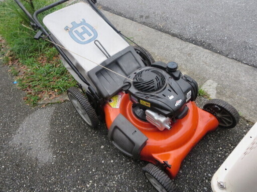 アメリカ製芝刈り機5馬力バケット付き