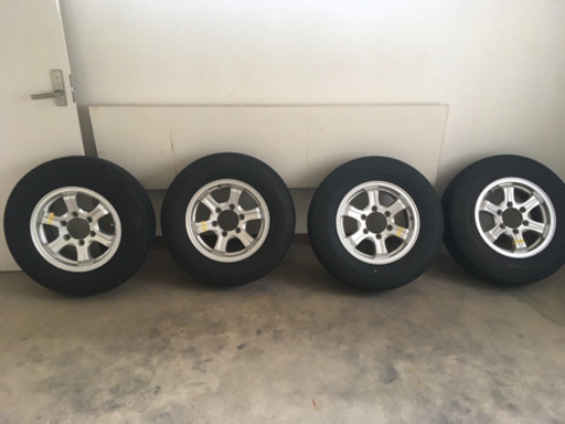お値下げしました ハイエース200系 アルミ&タイヤセット