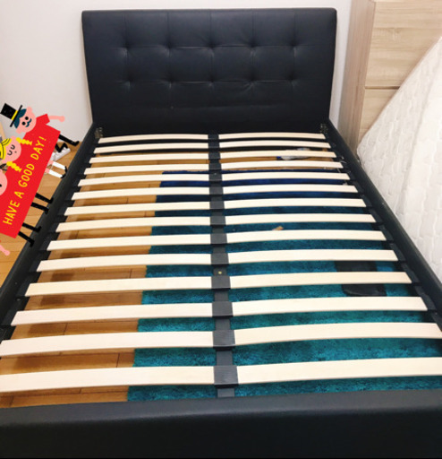 最終値下げ！火曜日まで！レザー調　ベッドフレーム