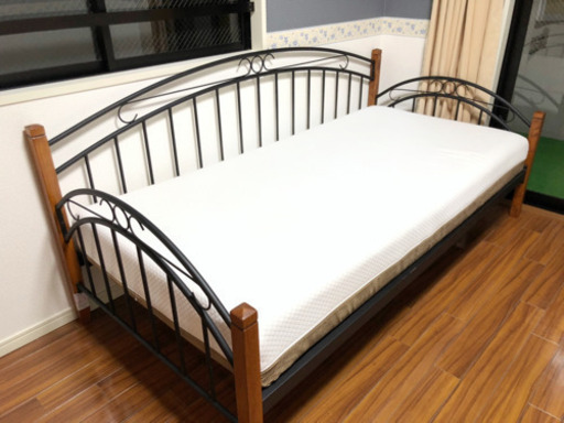 アンティーク調ベッド！！