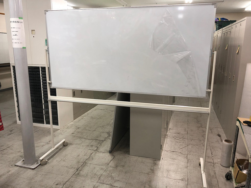 脚付　キャスター付　ホワイトボード　1800ｘ900　片面　未使用
