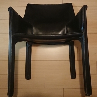 × 売り切れました　Cassina カッシーナ 413キャブ アームチェア
