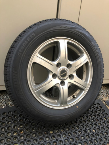 スタッドレスタイヤ  ホイル付（195/65R15）