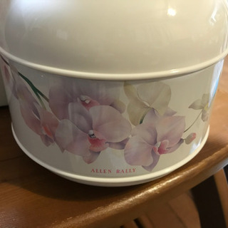 象印中国風ポット まほうびん(卓上用) 緑洲 胡蝶蘭 AFG-A10 白の画像