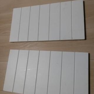 木製の白い棚の画像