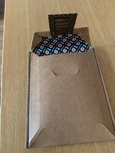 未使用品　二つ折極薄財布　bellroy  Hide & Seek