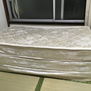 3段折りマットレス　セミダブルサイズの画像