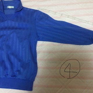トレーナー　青色　長袖の画像