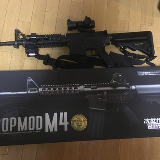 電動ガンSOPMOD M4、ケース、マガジン×２、マスク、電池×２