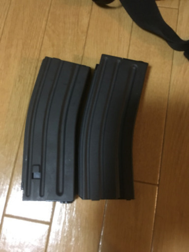 電動ガンSOPMOD M4、ケース、マガジン×２、マスク、電池×２