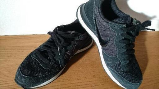 ナイキ スニーカー 黒 23.5 internationalist