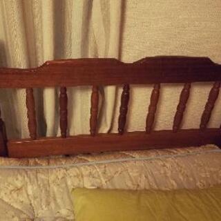 シングルベッドフレーム(両側フェンス付き、配達可能)の画像