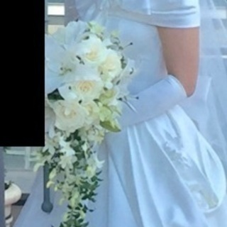 カラードレスとウェディングドレスセットの画像