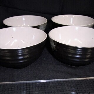 IKEAの黒茶碗　４点セット　直径１００ｍｍの画像