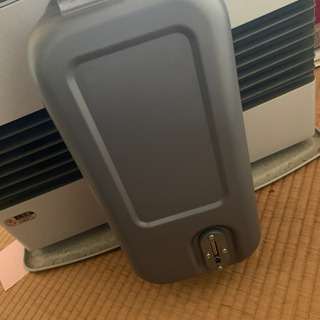 石油ファンヒーターの画像