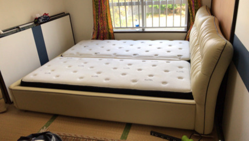 キングサイズのベッド(マットレスとフレームセット)