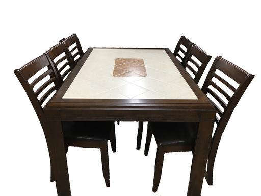 おしゃれなダイニングテーブルのご紹介です！