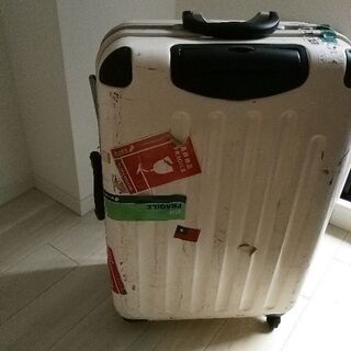 【無料】スーツケース　４泊分くらいはいります☆の画像