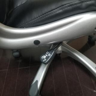 ※シンイチ様と取引中※ワンコインで差し上げます！美品チェアの画像