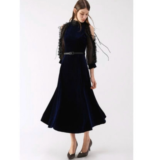 新品タグ付き コールドショルダー ワンピース 綺麗　秋　冬