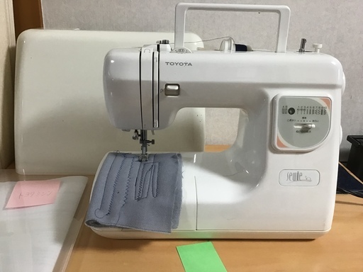 TOYOTA  トヨタ  フットペダル型ミシン  中古動作品