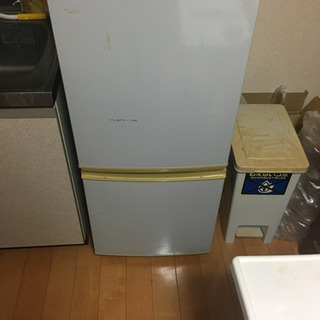 シャープ　冷蔵庫　(予定者決定済)