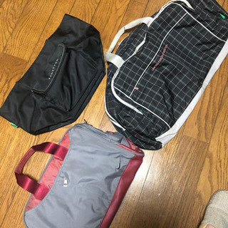 人気のナイキ　他ベネトン2種類　価格はひとつ辺り999円から