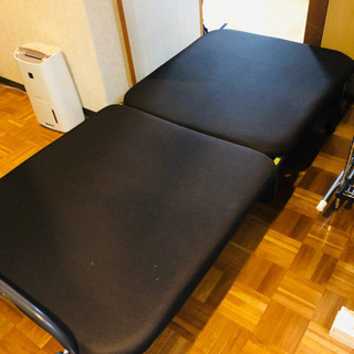 一人暮らし用　折りたたみベッドの画像