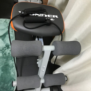 倒れるだけで腹筋バキバキ！ワンダーコア　引取限定の画像