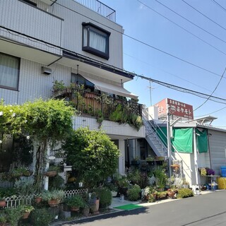 焼鳥の串刺しの画像