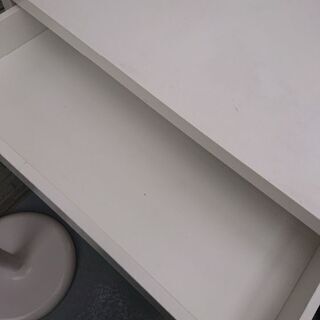 IKEAの机、あげます。白 中古の画像