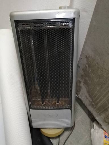 遠赤外線ヒーターです