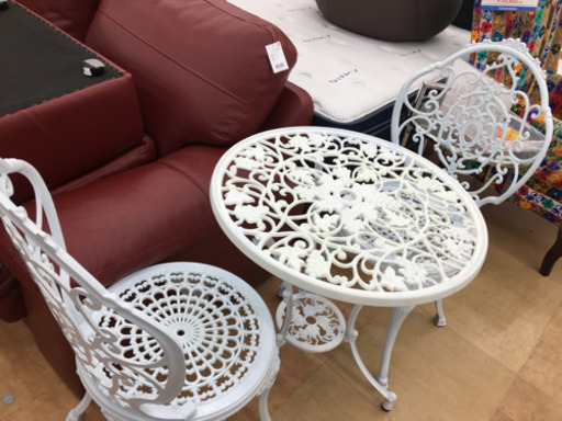 【トレファク摂津店 店頭限定】 ガーデンファニチャー三点セット入荷致しました！