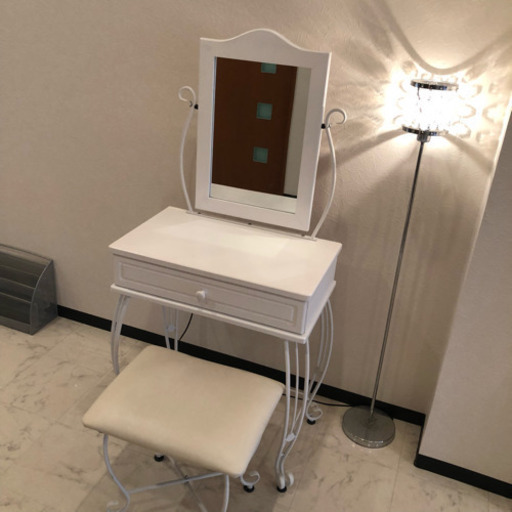 ドレッサー 間接照明おまけ付き