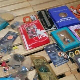 一部未開封 雑誌のおまけ等多数 1.5kg エヴァ 黒執事 BLACK LAGOON ゲータレード MLB 最遊記 ドラゴンボール キーホルダー 缶バッジの画像