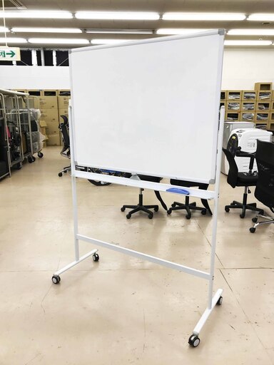 ホワイトボード W1200xH900 両面 ストッパー付キャスター 1台お売りいたします