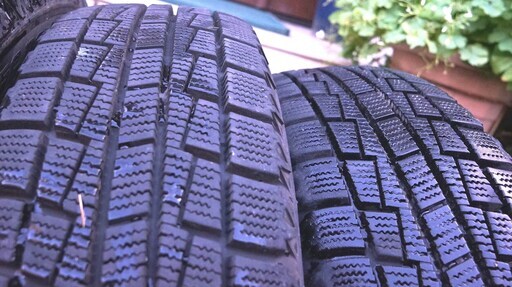 美品!タイヤ深溝!! Blows Valet ホイールスタッドレスタイヤ4本セット 14インチ 4.5J PCD3タイプ 4穴マルチ OFF+43 タイヤZETRO 155-65R14