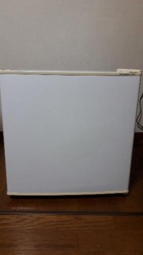 冷蔵庫　キューブ型