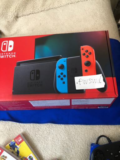 中古 Nintendo Switch コントローラー、キャリーケース付