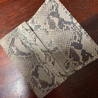 ニシキヘビ本革長財布