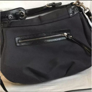 GUESS バック