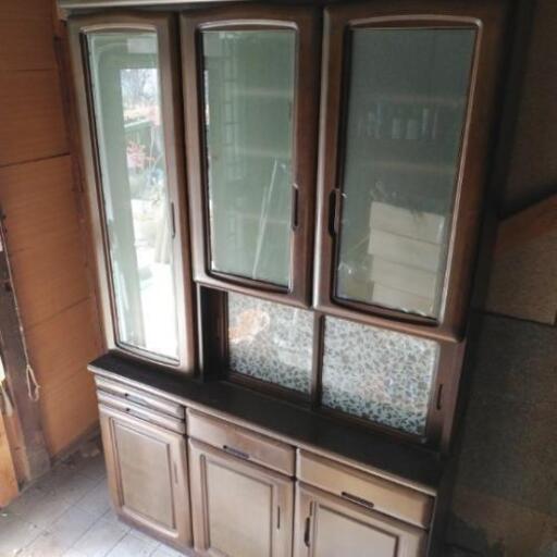 食器棚の中古です